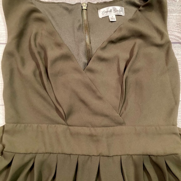 Juniors Emerald Sundae dress Size 3 Army Green EUC - Picture 2 of 3